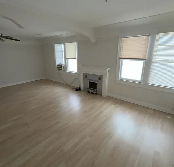 2904 W Chestnut St #3 — Photo 2