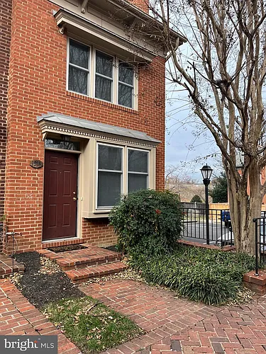 1533 Oronoco St Photo 1