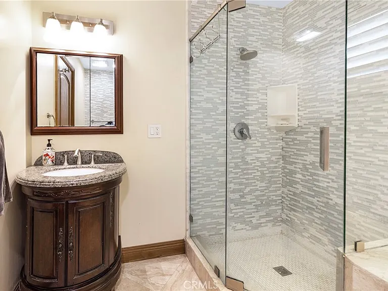 401 Holmwood Dr — Photo 11