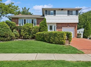 482 Harbor Dr, Cedarhurst, NY 11516