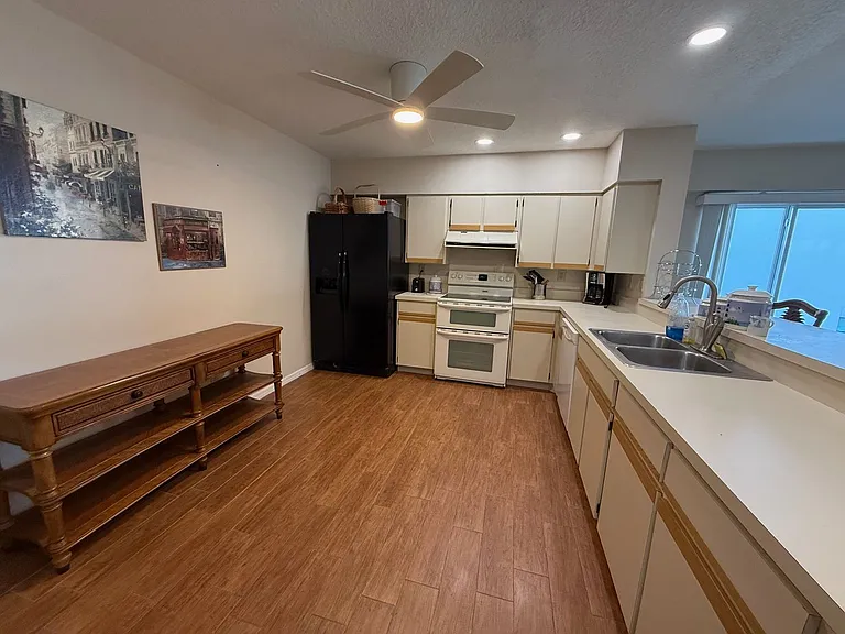 1477 Park Beach Cir #31 — Photo 4