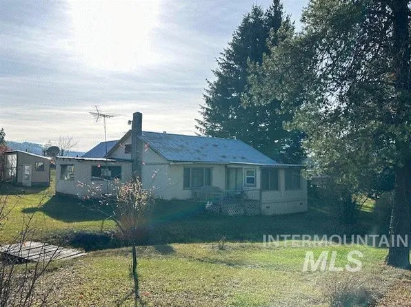 1026 Charlie Creek Rd, Saint Maries, ID 83861