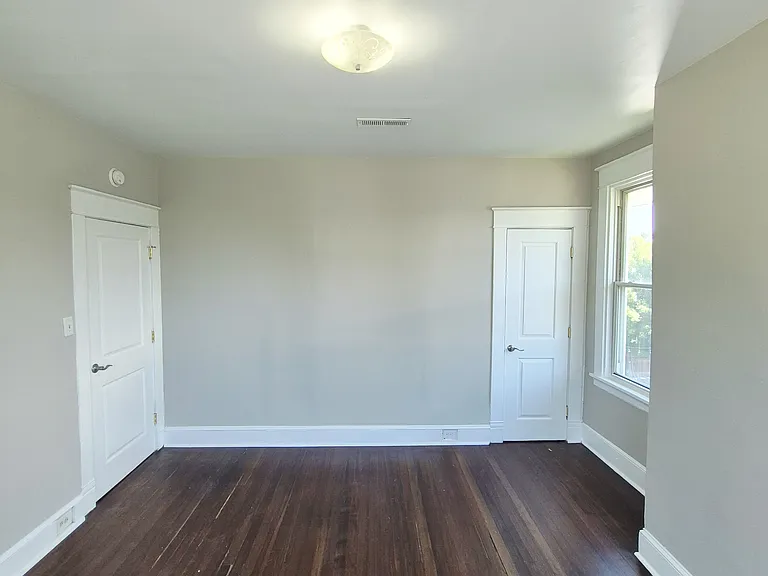 2113 Barton Ave — Photo 24