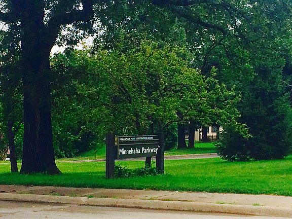 Minnehaha Parkway