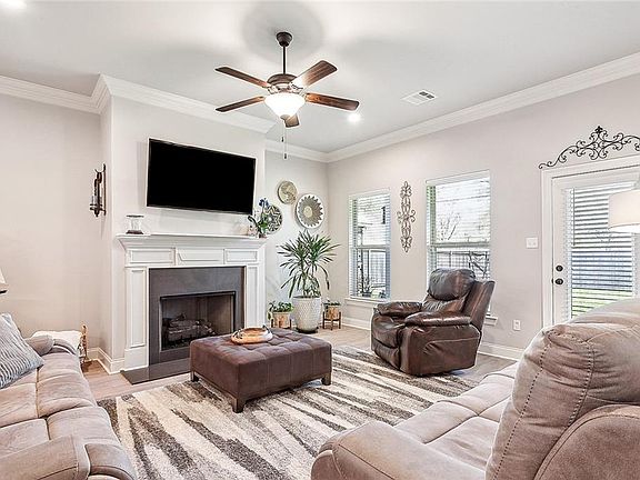 4th image of 247 Hidden Cypress Dr