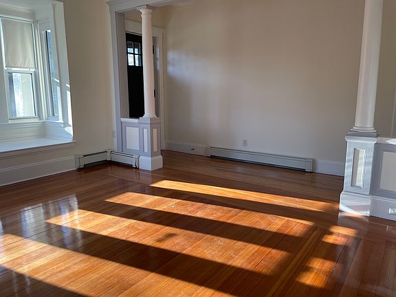 4th image of 25 Florence Ave