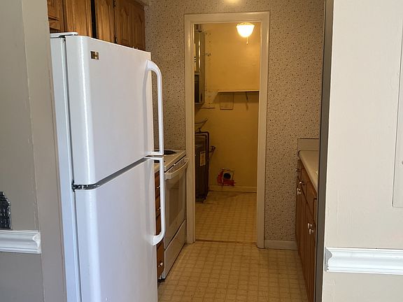 3rd image of 810 Bellevue Rd APT 238