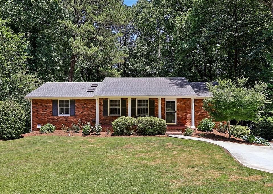 1st image of 3385 Regalwoods Dr