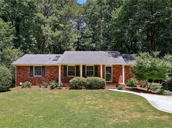 3385 Regalwoods Dr, Doraville, GA 30340