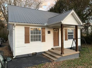 920 S College St, Smithville, TN 37166