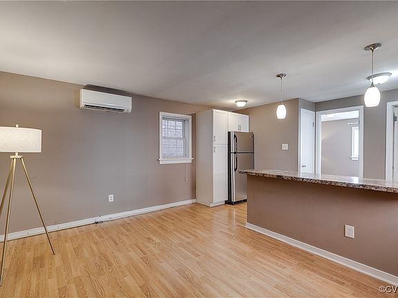 3rd image of 2216 W Grace St