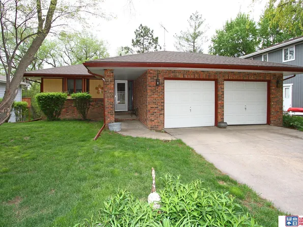 740 Franklin Dr, Crete, NE 68333