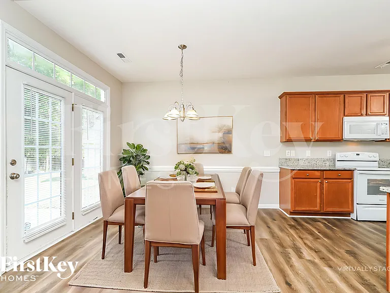 705 Hawthorn Ridge Dr — Photo 8