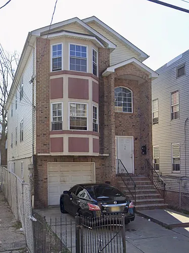 56 Willoughby St Photo 1