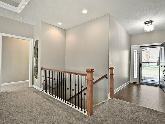 3rd image of 6013 Longview Rd