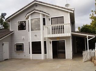 9452 Circle R Dr, Escondido, CA 92026