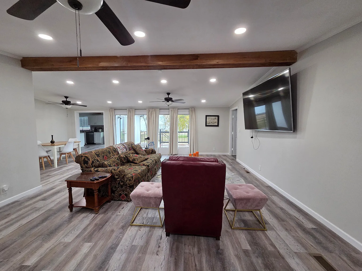 4 bed, 2.5 bath, 2000 sqft, $2,250 — Photo 3