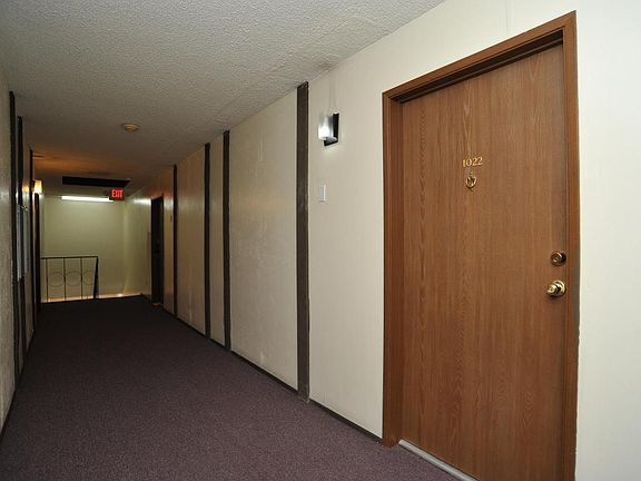 3rd image of 6311 N Barcelona Ct Unit 1022