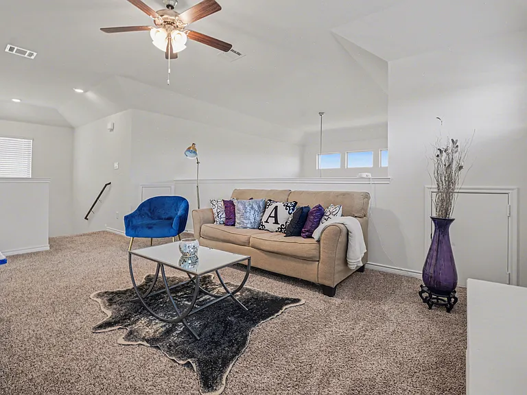 1613 Grand Villa St — Photo 9