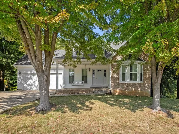 109 W Hunters Rdg, Valmeyer, IL 62295
