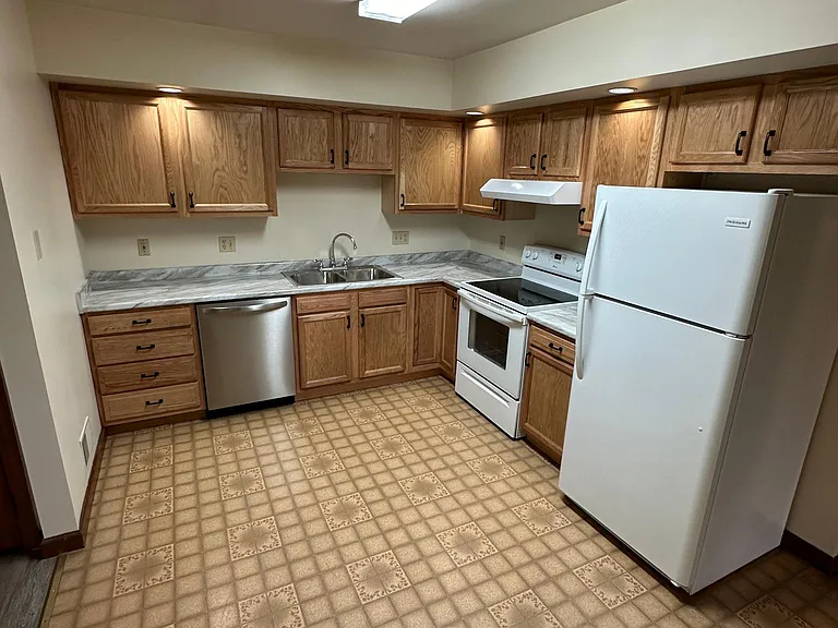 30 Lemoyne Ave #1 — Photo 3