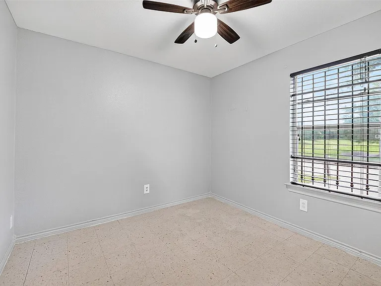 11411 Roandale Dr — Photo 22