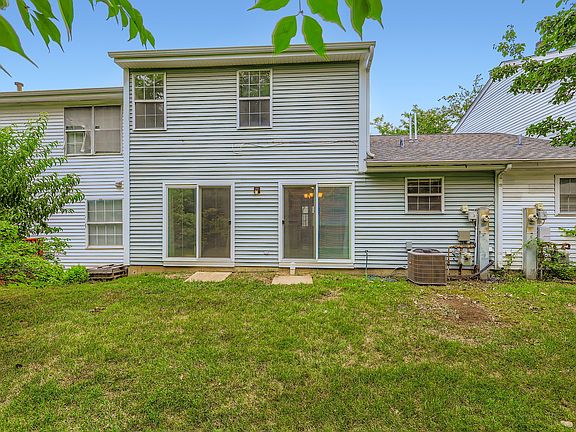 3rd image of 505 Newbury Dr