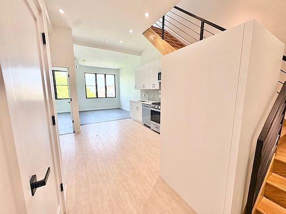 5th image of 1327 Prospect Pl #Penthouse 4b