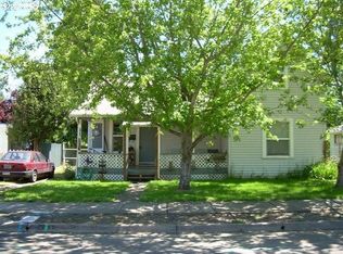 742 S 1st St, Cottage Grove, OR 97424