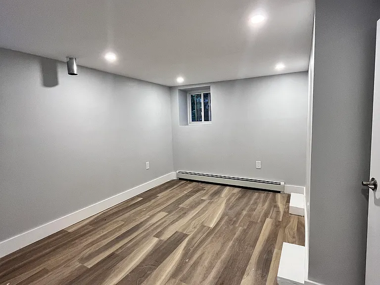 32 Clerk St #1 — Photo 6