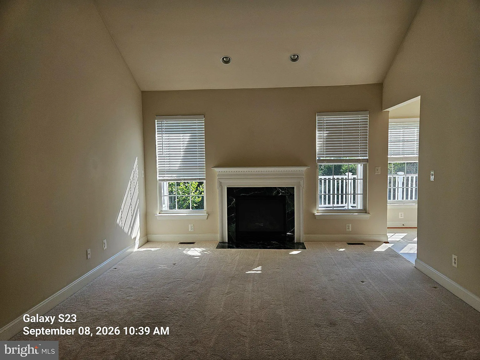 3 bed, 2.5 bath, 2527 sqft, $3,100 — Photo 2