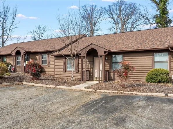 1818 Guyer St APT C, High Pt, NC 27265