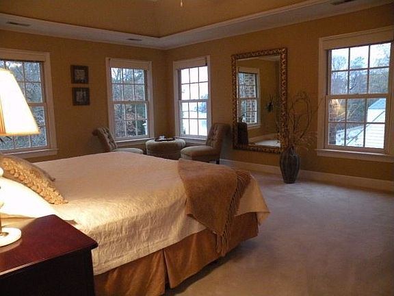 4th image of 71 Queens Ct