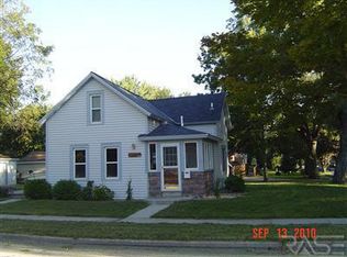 1601 N Jessica Ave, Sioux Falls, SD 57103