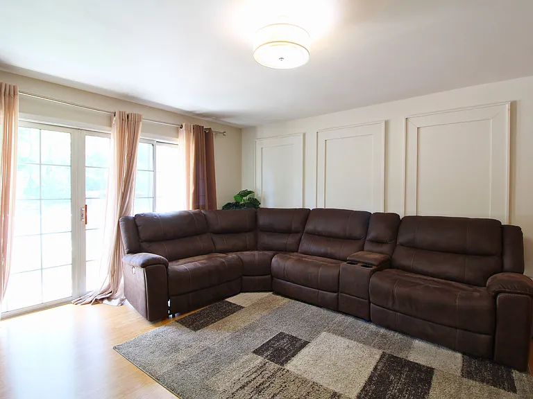74 Cheverny Ct — Photo 2