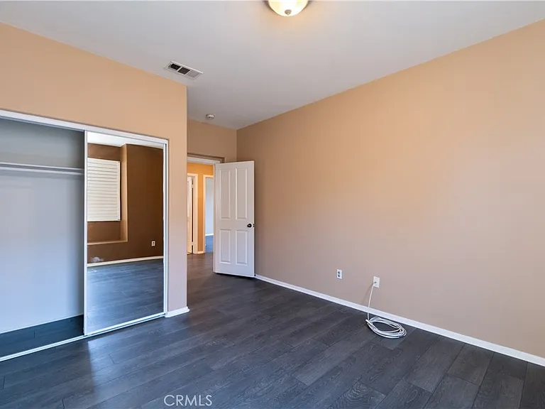 3513 W Hughes Ln — Photo 43