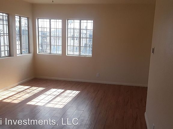 2nd image of 1941 1/2 W 35th St