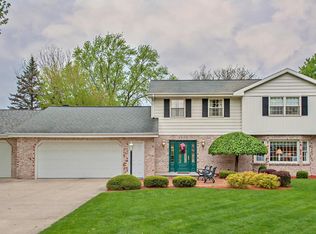 1553 S Bonny Bruce Dr, Stevensville, MI 49127