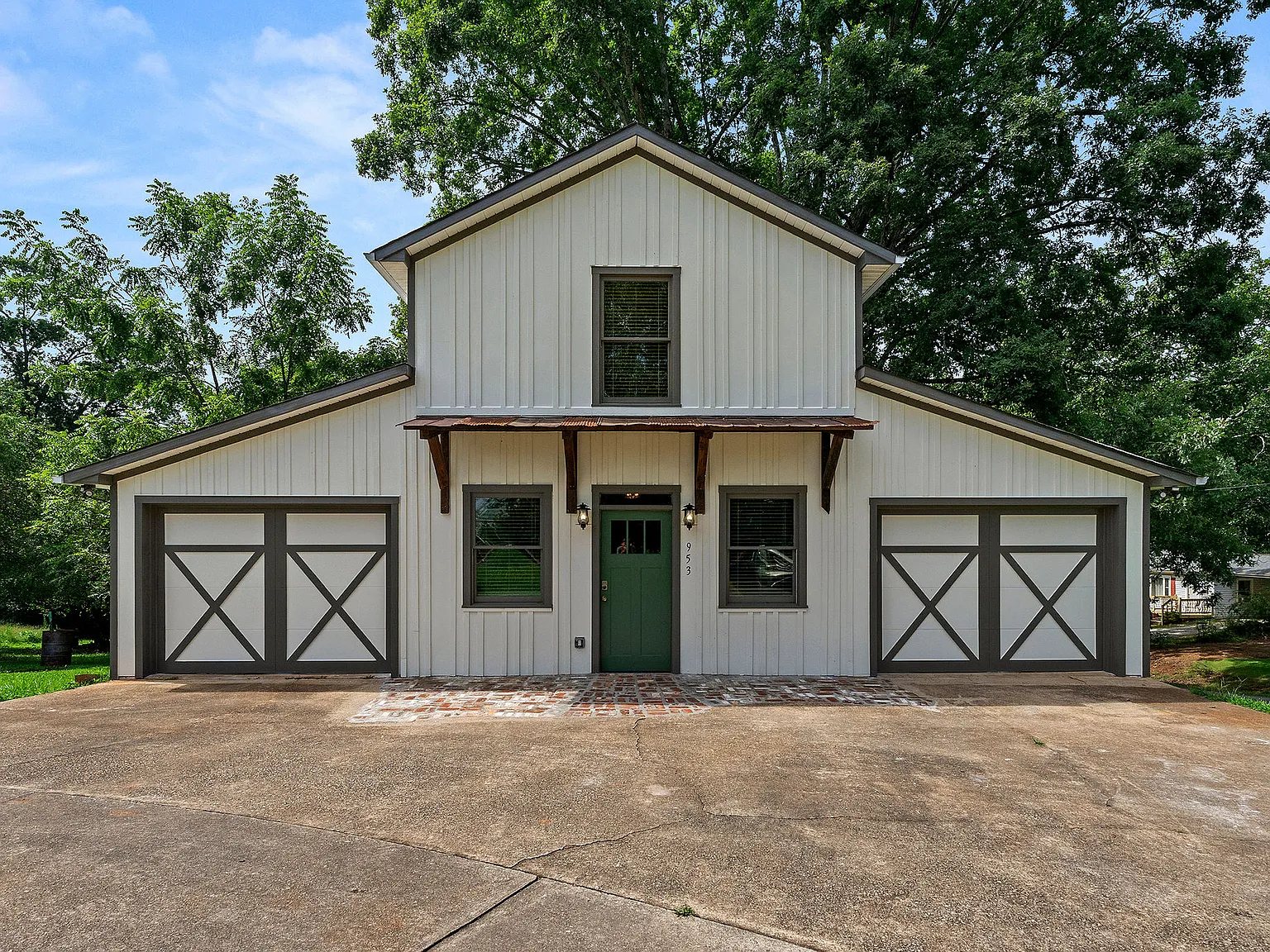 1 bed, 1.5 bath, 900 sqft, $1,800 — Photo 1