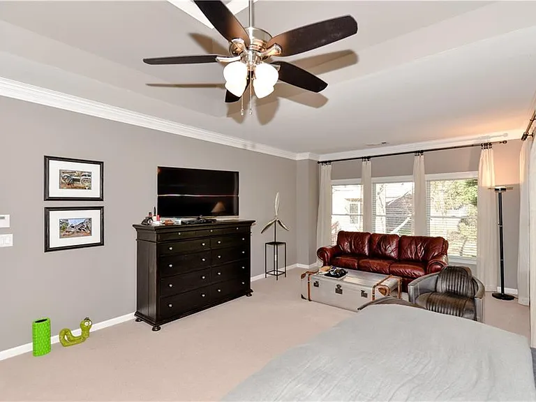 265 Windsor Gate Cv — Photo 31