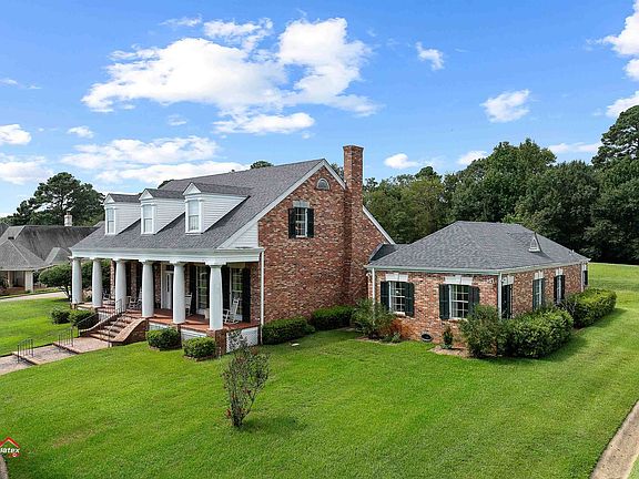 4th image of 203 Azalea Way
