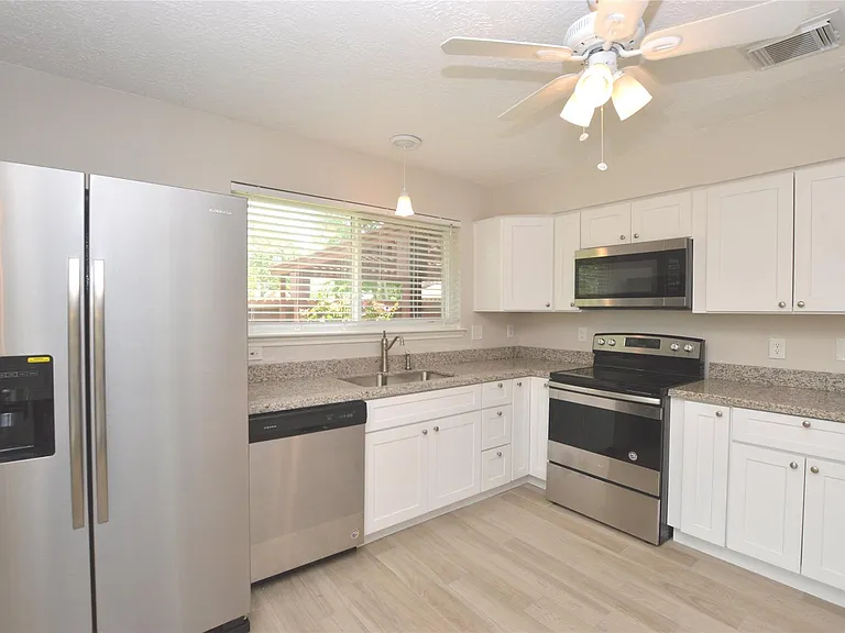703 Flower Field Ct — Photo 5