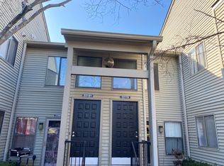 22115 Indian Creek Dr, Farmington, MI 48335