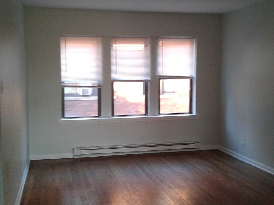 2nd image of 7400 S Bennett Ave