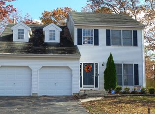 10 Glen Ct, Barnegat, NJ 08005