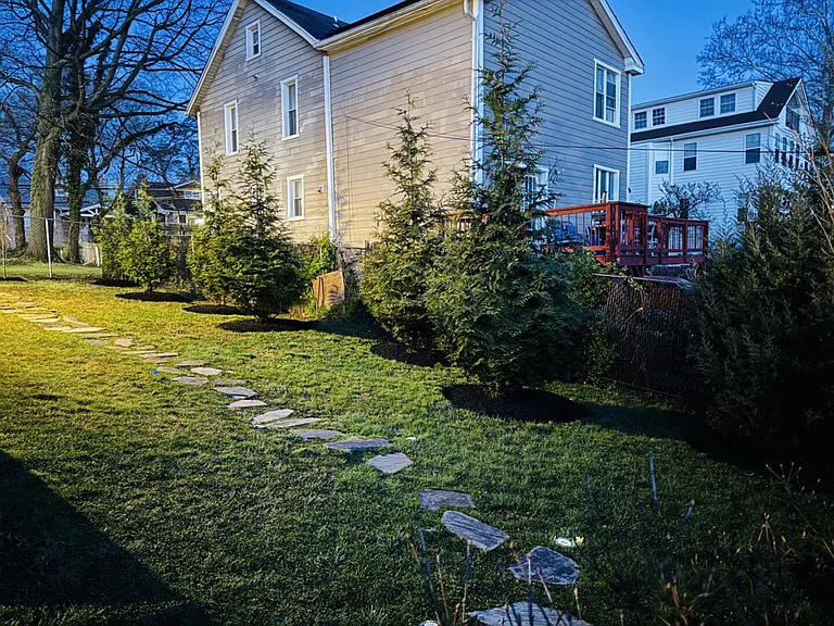 S Dakota Ave NE — Photo 25