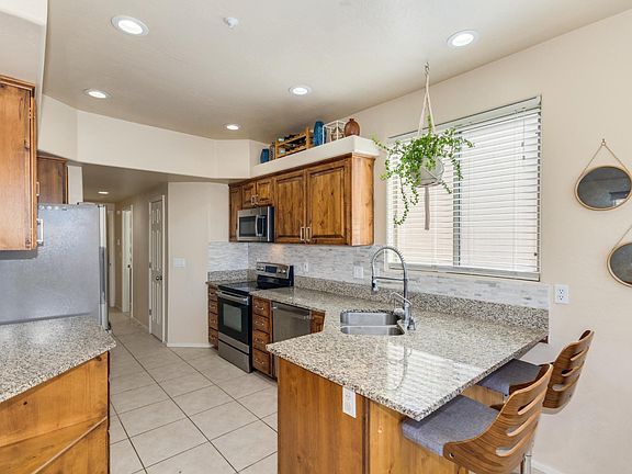 5th image of 16635 E Fairfax Dr APT A