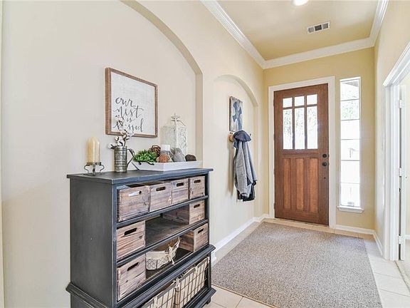 3rd image of 4310 Wildbriar Ln