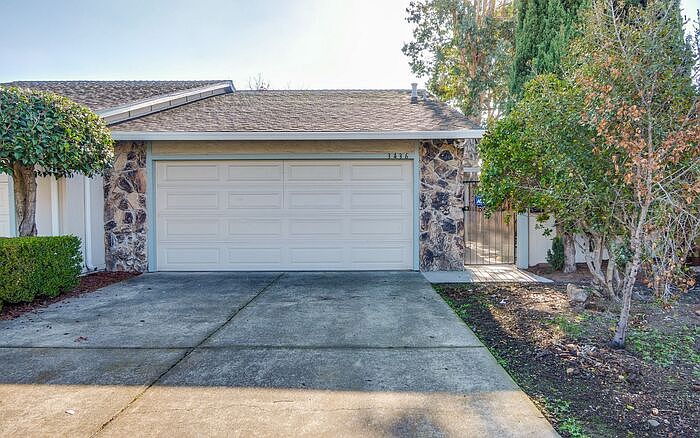 1st image of 3436 Youngs Cir