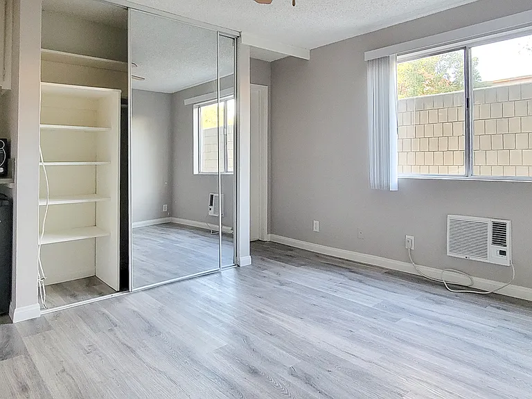 1822 N New Hampshire Ave — Photo 5